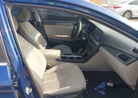 2017 Hyundai Sonata z USA, uszkodzony, nr VIN 5NPE24AFXHH501714